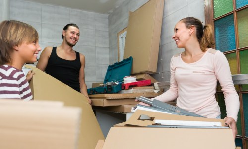 Removal team handling a flat move in the Isle of Dogs