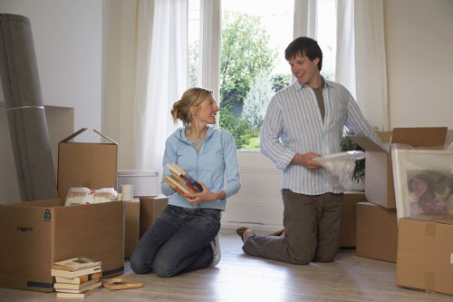 Packing and loading support for an apartment move near Canary Wharf